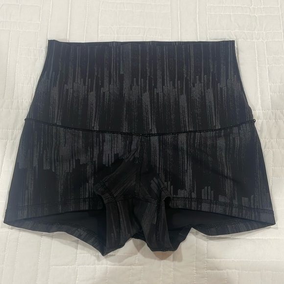Lululemon Highrise/Fold Over Shorts 💪🏻 - Picture 1 of 5